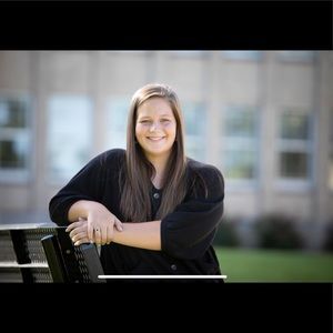 Meet your Posher, Hannah